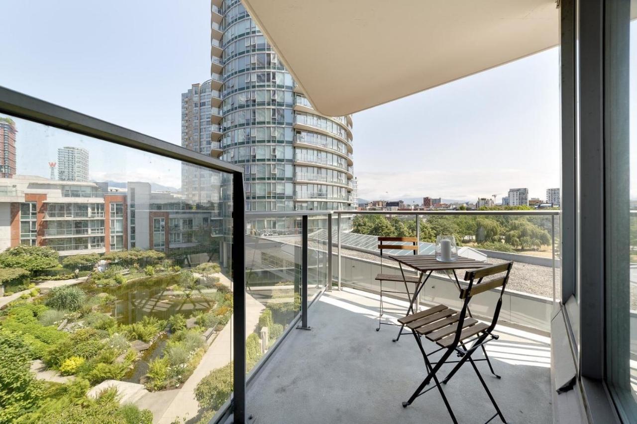 Gardenview Modern Condo With Parking, Gym, Pool, Ac Vancouver Exterior foto